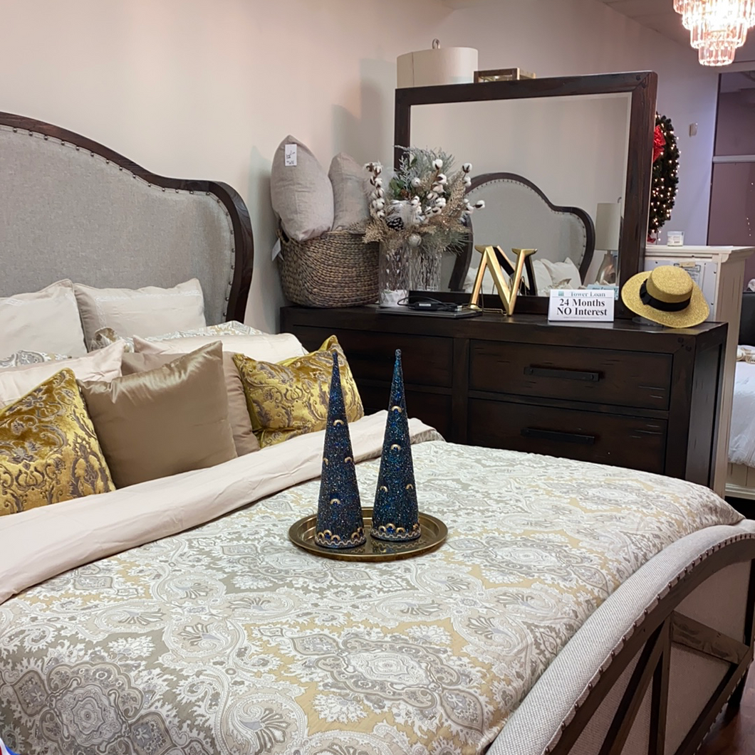 CARRIAGE BEDROOM SET